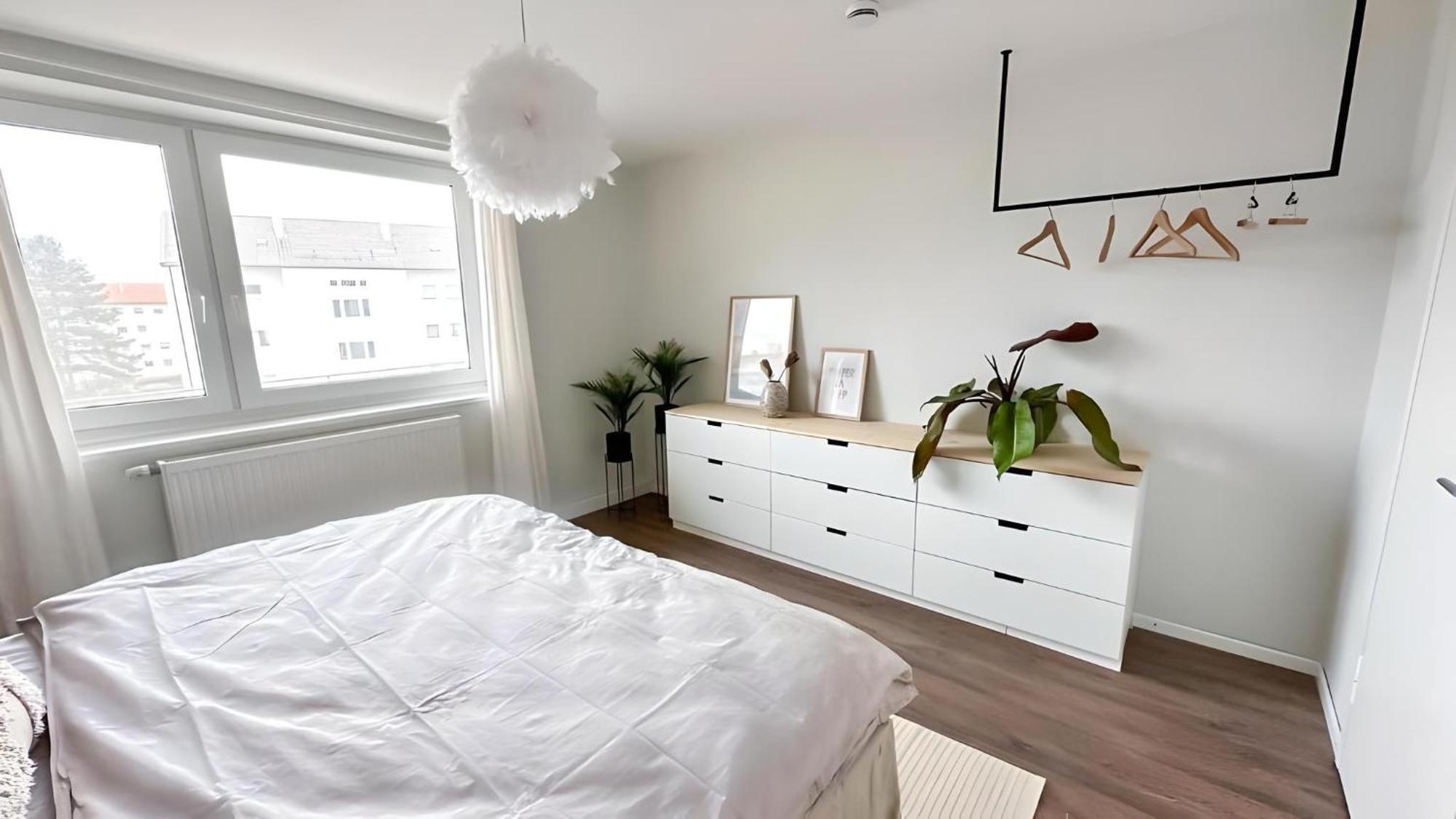 Apartment Business & Leisure *